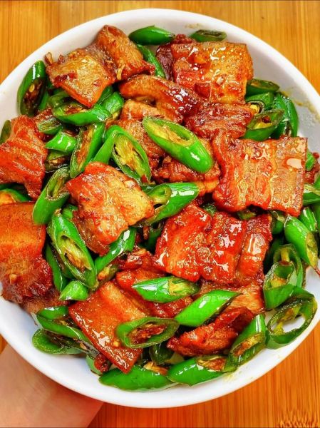 炒辣椒怎么炒不糊锅_炒辣椒的家常做法