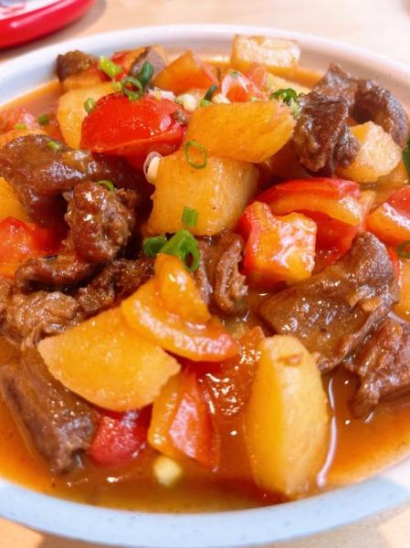 土豆炖牛肉怎么做好吃_家常土豆炖牛肉简单做法