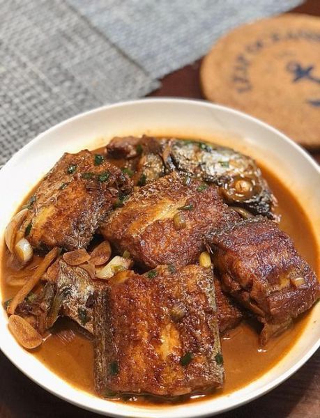 红烧带鱼怎么做好吃_红烧带鱼的家常做法