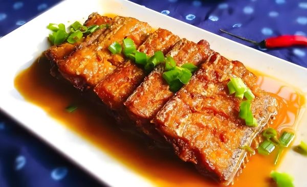 红烧带鱼怎么做好吃_红烧带鱼的家常做法