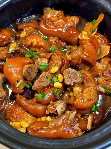 焖猪蹄的家常做法_焖猪蹄怎么做好吃又烂