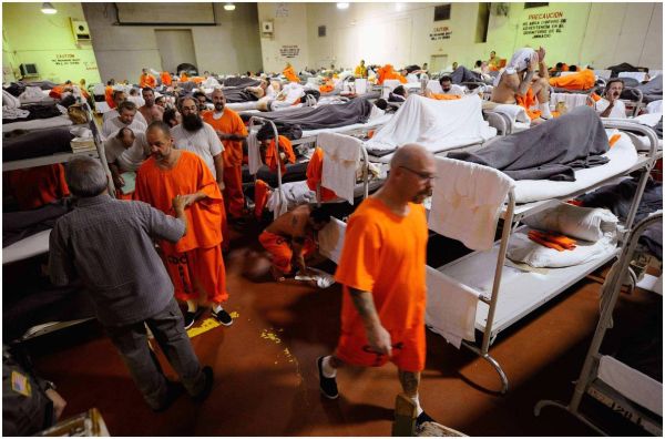 美国移民监狱条件怎么样_如何申请保释