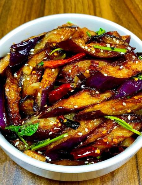 家常茄子怎么做_茄子不吸油又入味的秘诀