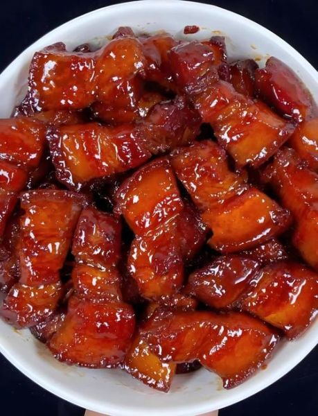 卤五花肉的家常做法_怎么卤才肥而不腻