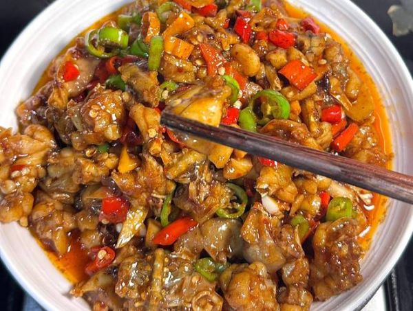 红烧牛蛙怎么做才嫩_家常做法步骤详解