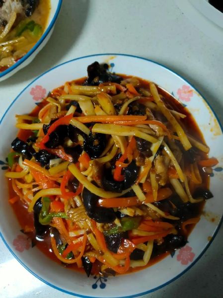 正宗鱼香肉丝怎么做_鱼香肉丝做法步骤详解