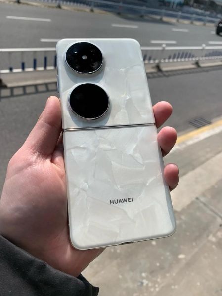 华为手机折叠屏哪款好_折叠屏手机耐用吗