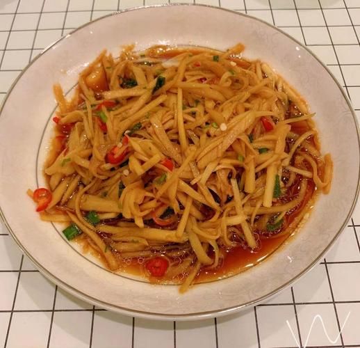 凉拌姜丝怎么做_姜丝要不要焯水