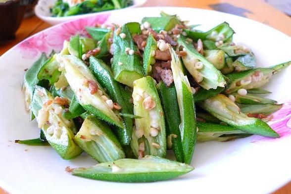 秋葵炒肉怎么炒才嫩_秋葵炒肉要不要焯水