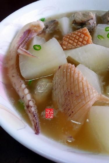鱿鱼汤怎么做好吃_家常鱿鱼汤的做法