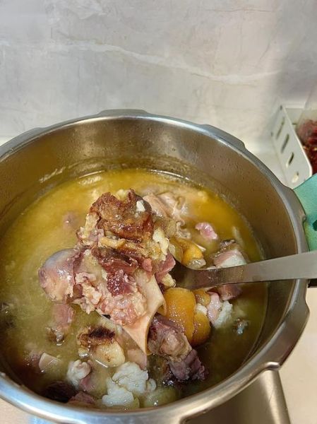 红烧猪蹄高压锅做法_需要多长时间