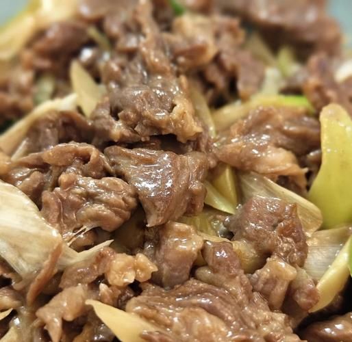 葱爆牛肉怎么做_牛肉炒多久才嫩