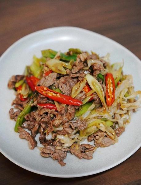 葱爆牛肉怎么做_牛肉炒多久才嫩