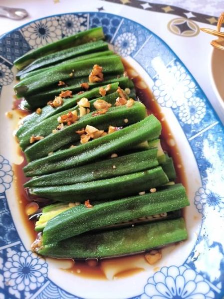 白灼秋葵怎么做_秋葵焯水几分钟才脆嫩