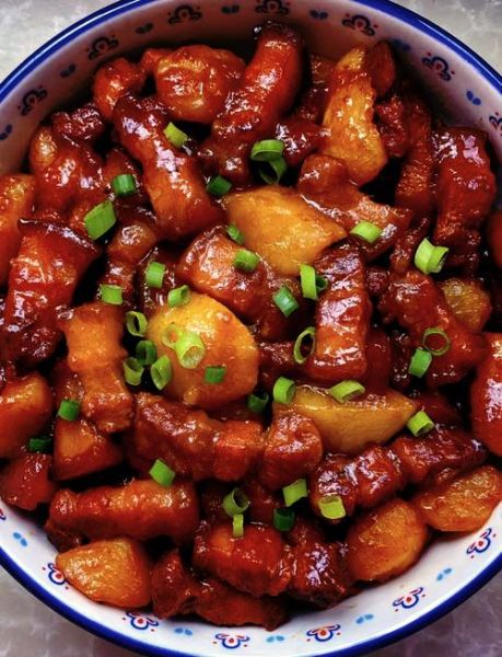 土豆红烧肉最简单做法_新手零失败技巧