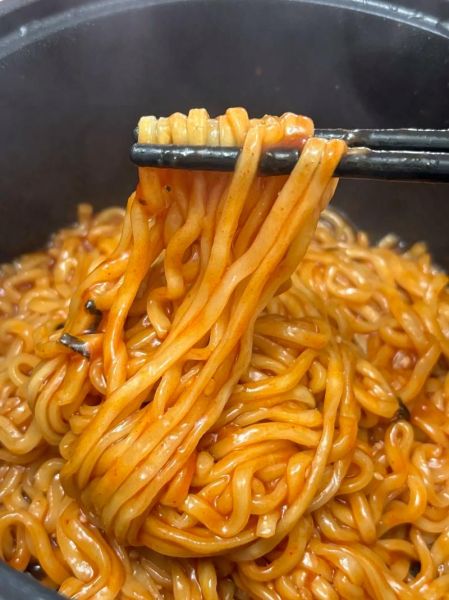 火鸡面怎么煮不辣_火鸡面做法步骤详解