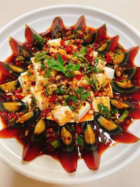 皮蛋豆腐怎么做_皮蛋豆腐的家常做法