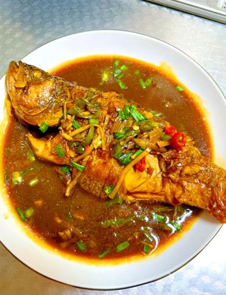 红烧鲈鱼怎么做_鲈鱼怎么烧不腥