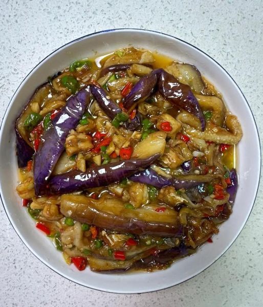 红烧茄子怎么做_红烧茄子用不用先炸