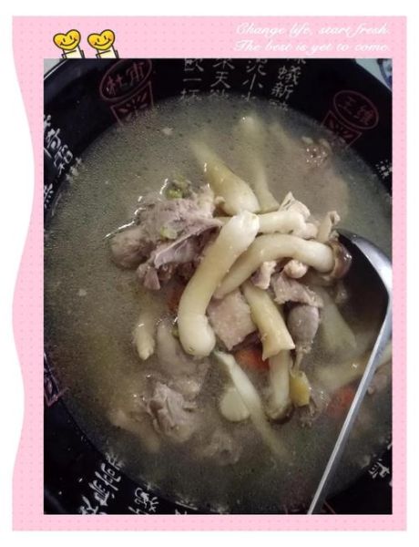 鲜松茸炖鸡怎么做_鲜松茸炖鸡需要焯水吗