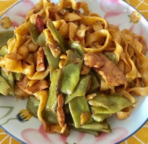 扁豆焖面怎么做_扁豆焖面最正宗的做法