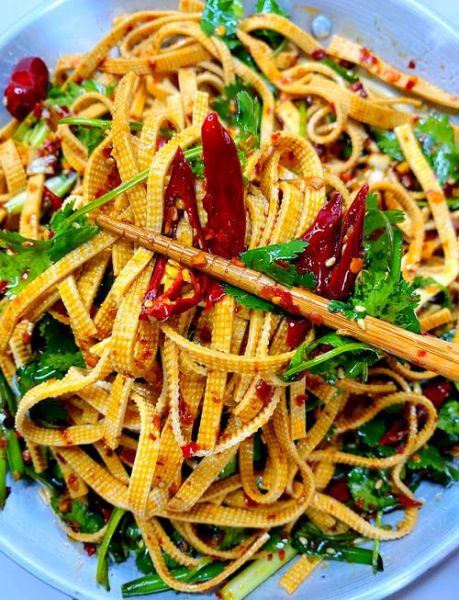 凉拌豆腐丝怎么做好吃_家常凉拌豆腐丝做法