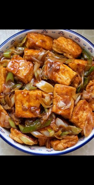 家常炒豆腐怎么做_炒豆腐不碎的技巧