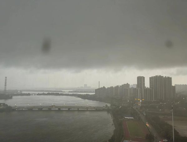 乌云天气会下雨吗_乌云天气如何影响出行