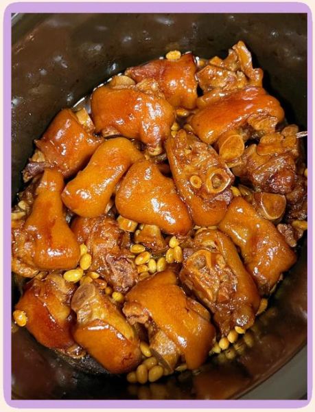 猪脚怎么炖才软糯入味_家常猪脚做法步骤详解