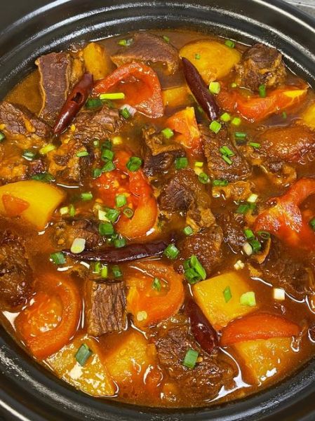 番茄土豆炖牛肉怎么做_牛肉炖多久才软烂