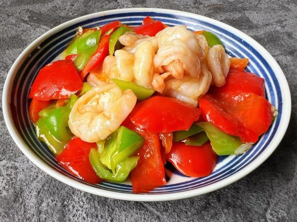 青椒炒虾仁怎么炒才嫩_家常做法窍门