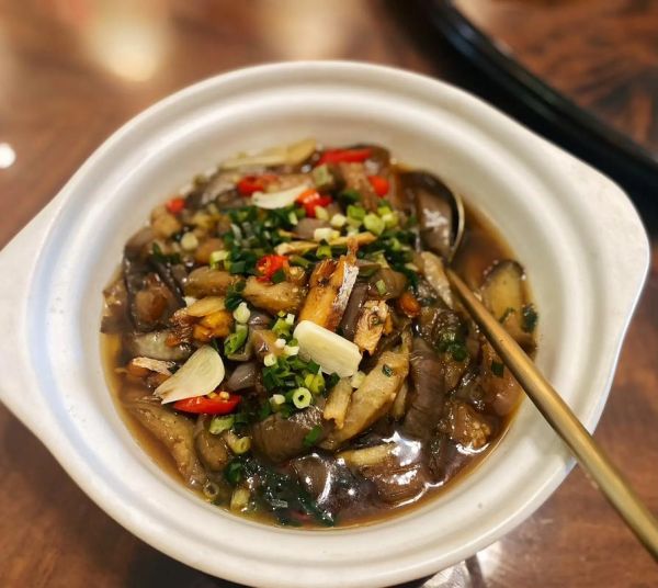 咸鱼茄子煲怎么做_咸鱼茄子煲家常做法