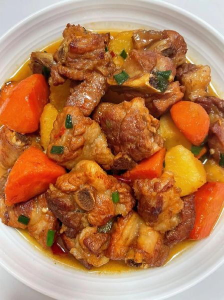 土豆烧排骨怎么做_家常土豆烧排骨的做法步骤
