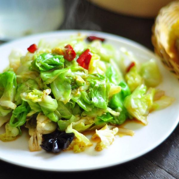 炒甘蓝的家常做法_甘蓝怎么炒才脆嫩