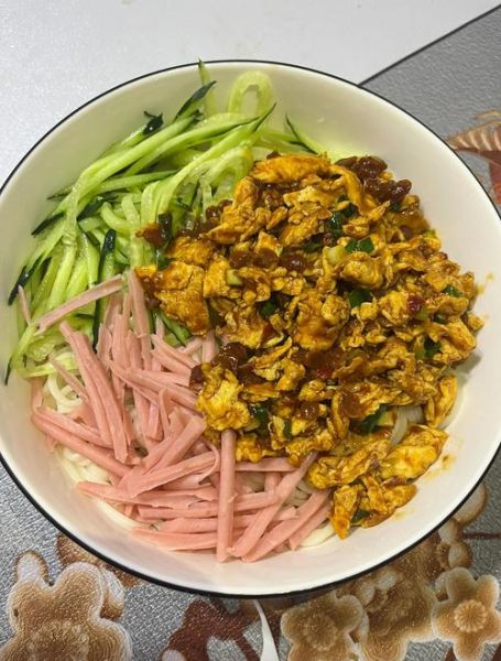 炸鸡蛋酱怎么做_鸡蛋酱拌面好吃吗