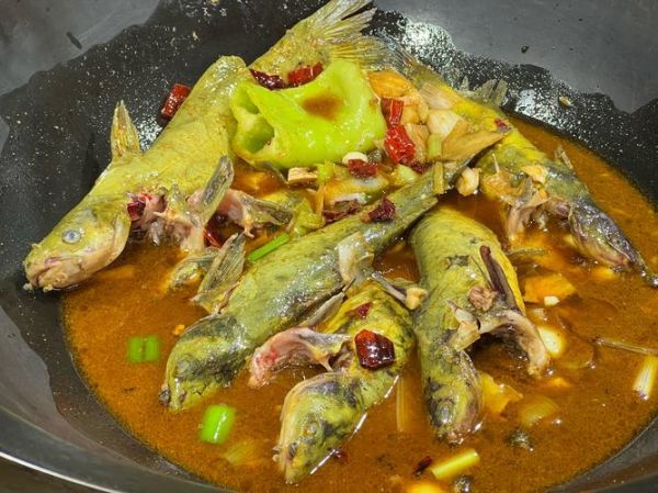 垮炖鱼的家常做法_怎么做才鲜嫩不腥