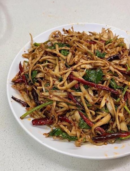 素炒杏鲍菇怎么做_杏鲍菇焯水还是不焯水