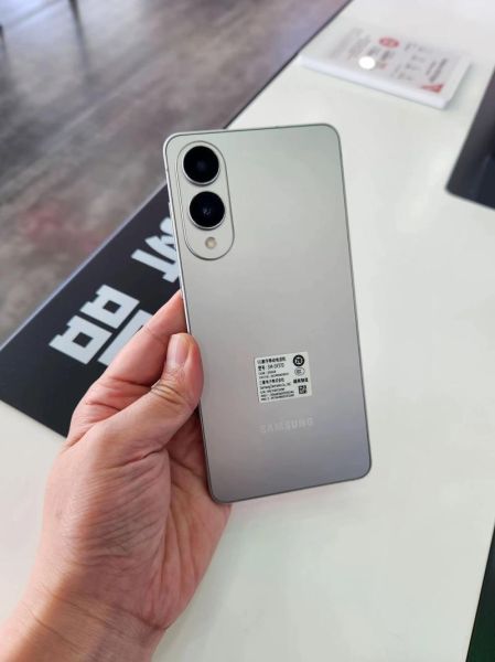 最薄手机有多薄_最薄手机是哪款