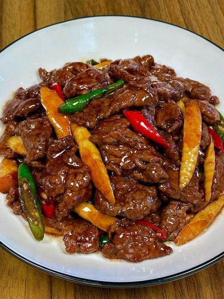 小炒牛肉怎么炒才嫩_家常小炒牛肉做法窍门