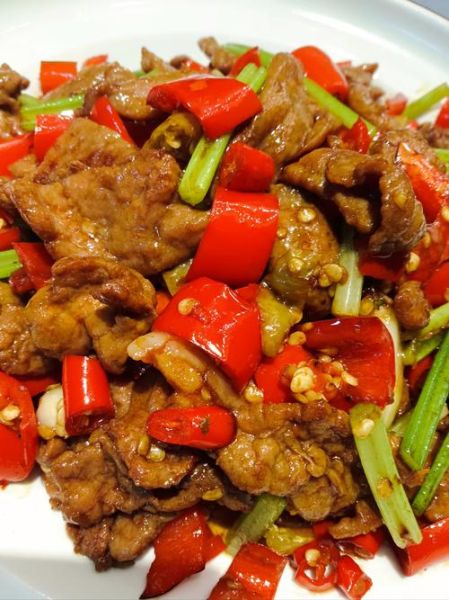 小炒牛肉怎么炒才嫩_家常小炒牛肉做法窍门