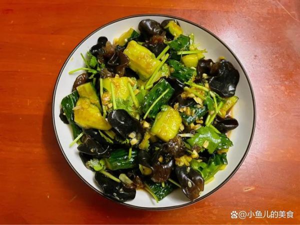 凉拌黄瓜木耳怎么做_夏天爽口凉菜做法