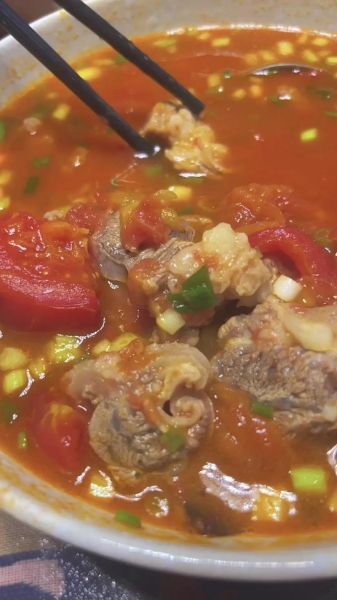西红柿牛腩汤怎么做_西红柿牛腩汤的家常做法