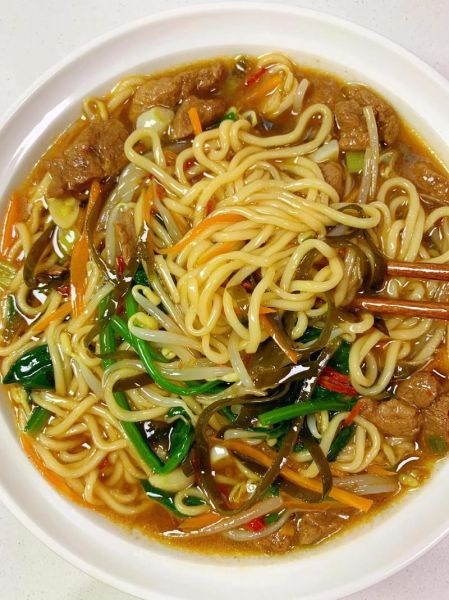 炝锅面的家常做法_炝锅面怎么做才好吃