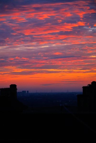 晚霞满天是什么意思_晚霞满天怎么形容