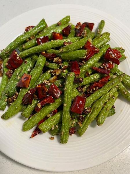 干瘪豆角怎么炒好吃_干煸豆角要不要焯水