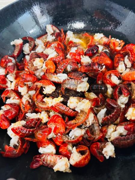 家常小龙虾最简单做法_小龙虾怎么做好吃又入味