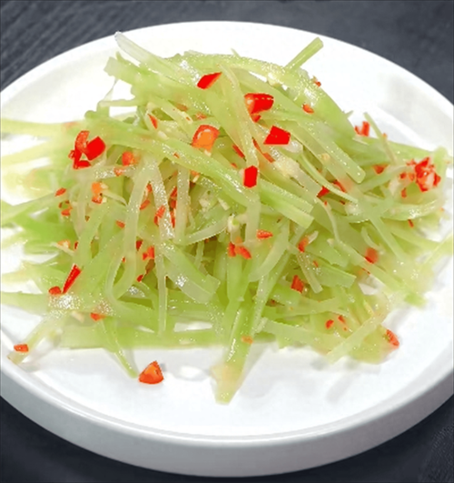 莴笋怎么炒好吃_莴笋凉拌需要焯水吗