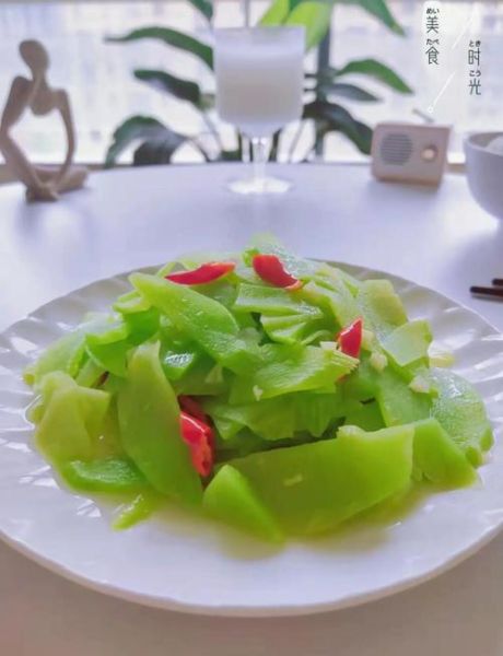 莴笋怎么炒好吃_莴笋凉拌需要焯水吗