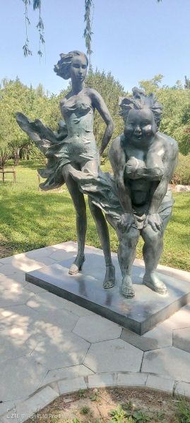 雕塑为什么那么逼真_形容雕塑很像的词语有哪些