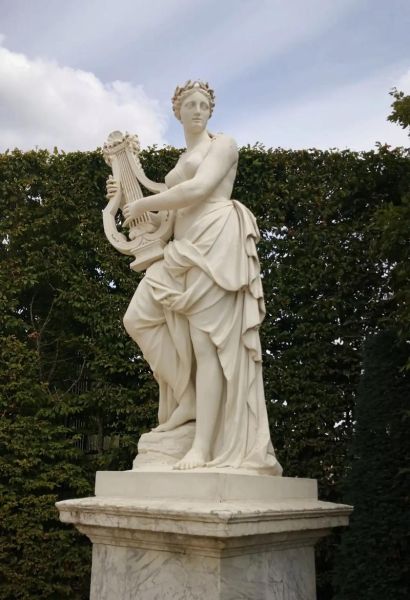 雕塑为什么那么逼真_形容雕塑很像的词语有哪些